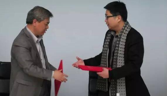 九游老哥J9俱乐部组团学习体验无锡“拈花湾”，并与MAO签署战略合作，预示着九游老哥J9俱乐部将在精品地产、产业地产、旅游地产等领域与MAO加强深度合作。